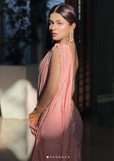 ਪਿੰਕ ਸਾੜ੍ਹੀ 'ਚ ਅਵਨੀਤ ਲੱਗ ਰਹੀ ਸੀ ਅਪਸਰਾ ਦੀ ਤਰ੍ਹਾਂ ਖੂਬਸੂਰਤ