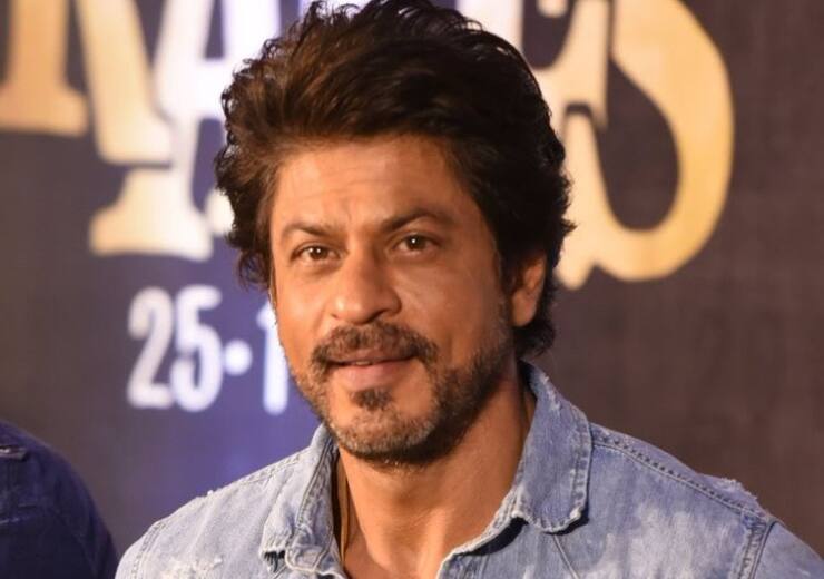 ICU में आखिरी सांसें गिन रही मां को शाहरुख खान ने दी थी ये तकलीफ! सच जानकर हैरान रह जाएंगे shah rukh khan did not go to icu to see her mother in her last moment actor reveals reason ICU में आखिरी सांसें गिन रही मां को शाहरुख खान ने दी थी ये तकलीफ! सच जानकर हैरान रह जाएंगे