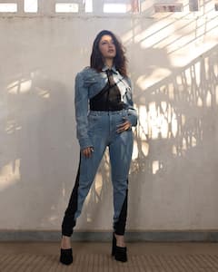 టామ్ బాయ్‌లా తమన్నా - బ్లాక్ అండ్ బ్లూ జీన్స్‌లో అదరగొట్టే లుక్స్!