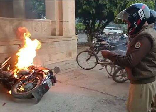 Allahabad University Guard Firing several rounds clash between students and Police Allahabad University: સિગરેટ પીવાને લઈ અલ્હાબાદ યુનિવર્સિટીમાં બબાલ, અનેક રાઉન્ડ ગોળીબાર