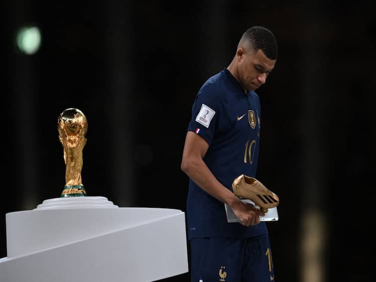 Kylian Mbappe's 2-Word Reaction To FIFA World Cup Final Defeat Goes Viral Kylian Mbappe's 2-Word Reaction To FIFA World Cup Final Defeat Goes Viral