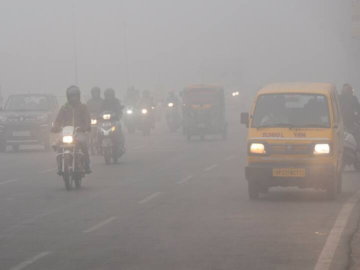 Thick Fog Shrouds North India Delhi Records Seasons First Dense Fog Lowering Visibility 3298