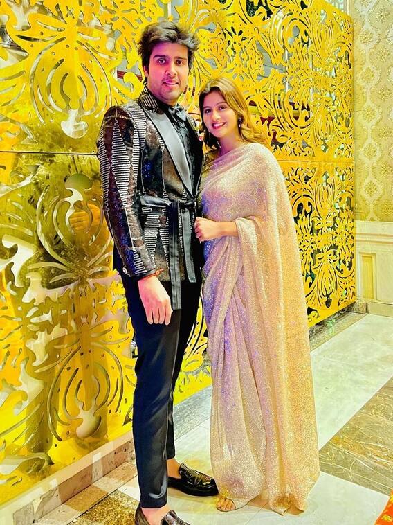 अंजलि अरोड़ा के बॉयफ्रेंड आकाश कौन हैं?