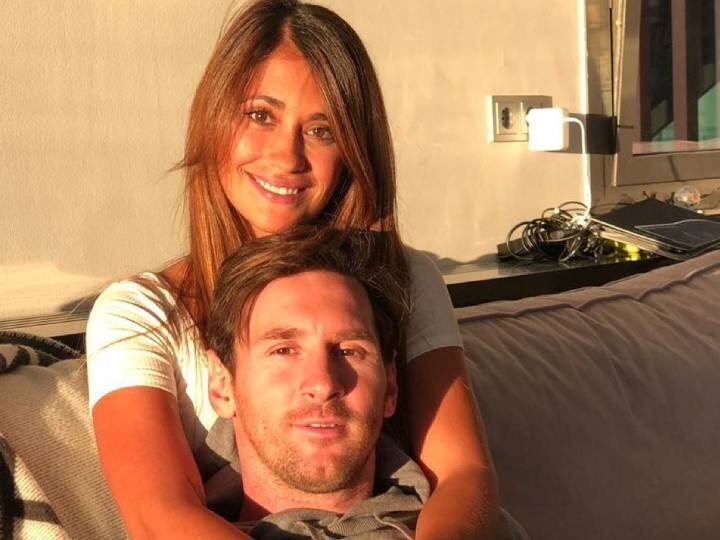 Lionel Messi Wife Antonela Roccuzzo: अर्जेटीना टीम के कैप्टन लियोनेल मेसी के बारे में तो आप सब जानते होंगे, लेकिन यहां हम आपको उनकी वाइफ एंटोनेला रोकुजो के बारे में बताने जा रहे हैं.