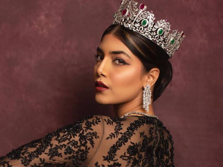 Who Is Mrs World 2022 Sargam Koushal: हाल ही में, ‘मिसेज वर्ल्ड 2022’ पीजेंट कॉम्पटीशन हुआ, जिसमें भारत की सरगम कौशल ने जीत हासिल की. आइए आपको उनके बारे में दिलचस्प बातें बताते हैं.