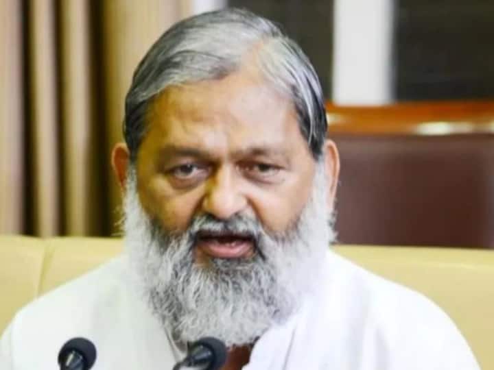 Home Minister Anil Vij held Janata Darbar for consecutive 14 hours Haryana News: रात 1 बजे तक चलता रहा गृहमंत्री अनिल विज का 'जनता दरबार', कहा- अंतिम फरियादी की भी सुनी जाएगी शिकायत