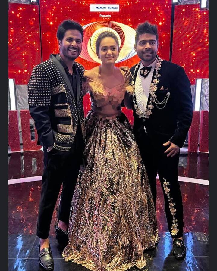 ఆమె డ్రెస్సులు చాలా ప్రత్యేకంగా ఉంటాయి. -Image credit: Sri Sathya/Instagram