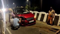 Mumbai Accident: मुंबईत भीषण अपघात; तीनजण गंभीर जखमी, डिव्हाडर तोडून गाड्यांची एकमेकांना धडक