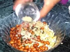 इस विंटर कड़क चाय के साथ शाम के नाश्ते में ट्राई करें यह चटपटी झालमुड़ी, दादा से लेकर पापा तक हो जाएंगे खुश