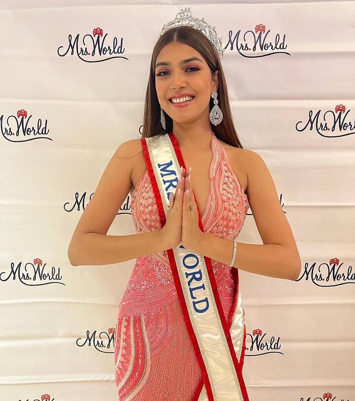 21 साल बाद भारत ने ‘मिसेज वर्ल्ड’ का खिताब जीता है. इस साल ‘मिसेज वर्ल्ड 2022’ का ताज सरगम कौशल ने अपने सिर पर सजाया है.