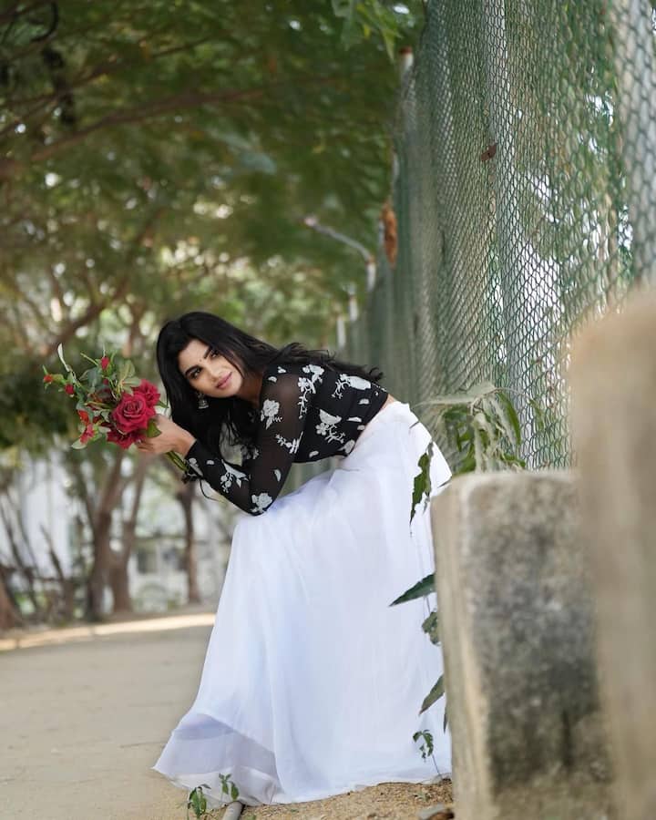 వర్ష లేటెస్ట్ ఫోటోలు.Photo Credit@Jabardasth Varsha/instagram