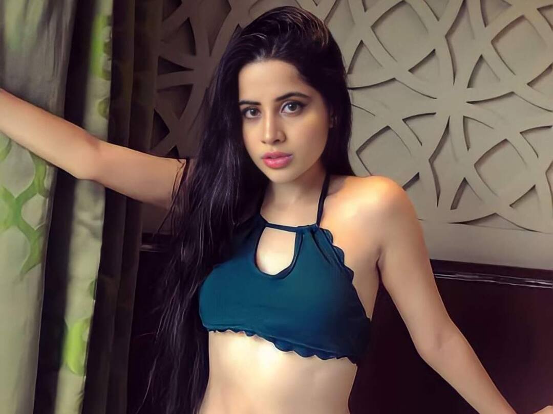 Urfi Javed Beats Sara Ali Khan Janhvi Kapoor To Become Most Searched Asian Celeb Globally on Google 2022 Urfi Javed: ఆ విషయంలో జాన్వీ, సారాలను వెనక్కి నెట్టేసిన ఉర్ఫీ - ఆసియాలోనే టాప్ ప్లేస్‌లో!