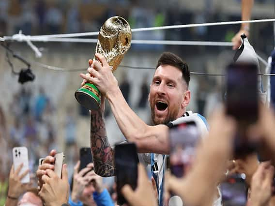 Lionel Messi FIFA World Cup Celebrating World Cup Victory With Wife ...