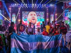 રાજકારણીઓમાં પણ ફિફાનો ફિવર...ભારત જોડો યાત્રા દરમિયાન રાહુલે જોઈ મેચ, CM યોગી અને ધામી પણ બન્યા ફેન