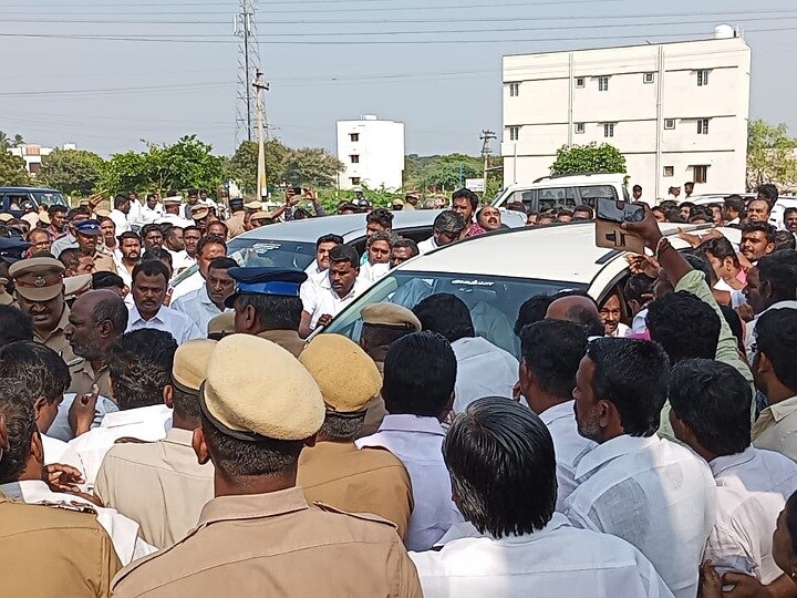 MR Vijayabaskar Car Attacked: முன்னாள் அமைச்சர்  எம்.ஆர். விஜயபாஸ்கர் கார் கண்ணாடி உடைப்பு  - அதிமுக, திமுக இடையே மோதல்