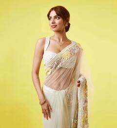 Starkids Party Dresses: इंडियन अटायर में बेहद गॉर्जियस दिखती हैं इन स्टार्स की बेटियां, आप भी रिक्रिएट कर सकती हैं इनके स्टाइलिश लुक