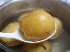 Kitchen Hacks: आलू उबलाने के ये हैं 5 अलग-अलग तरीके, आपको भी जानना चाहिए