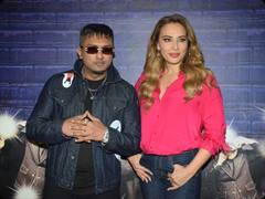 'Yai Re Song' प्रमोशन के लिए ग्लमैरस अंदाज में नजर आईं यूलिया वंतूर, हनी सिंह के साथ दिए जमकर पोज