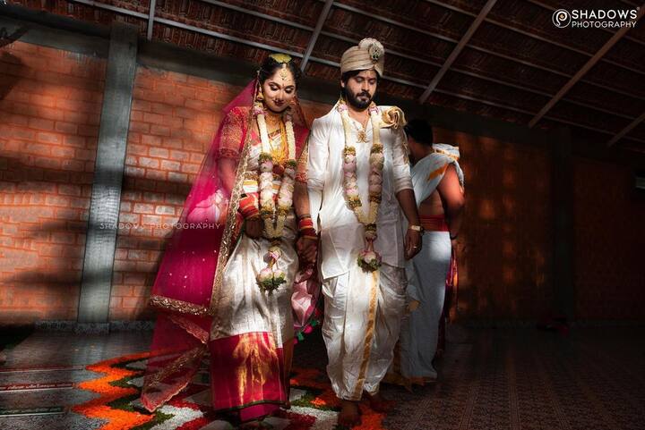 బుల్లితెర జంట అమర్ దీప్-తేజస్విని పెళ్లి బంధంతో ఒక్కటైంది.Photo Credit@Tejaswini gowda/Instagram