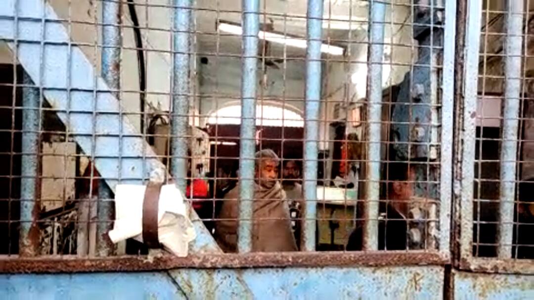 Anubrata has to go to Delhi in case of cow smuggling Anubrata Mondal: ধোপে টিকল না সওয়াল, গরুপাচার মামলায় দিল্লি যেতে হচ্ছে অনুব্রতকে