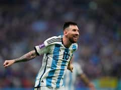 In Pics : विश्वचषक विजयाच्या स्वप्नपूर्तीनंतर ट्रॉफी कुशीत घेऊन झोपला मेस्सी, इन्स्टावर शेअर केले खास फोटो