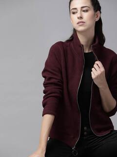 Winter Wear: स्वेटशर्ट से लेकर पुलओवर और हुडी तक, 7 ट्रेंडी विंटर वेयर जो आपके वॉर्डरोब में जरूर होने चाहिए