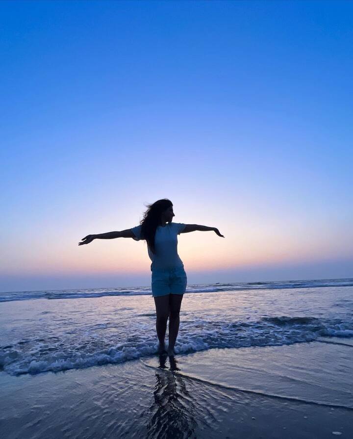 తర్వాత పలు సినిమాల్లో నటించింది.Photo Credit@Varshini Sounderajan/Instagram