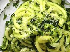 Chili Cheese Noodles: स्ट्रीट-स्टाइल में बनाएं 'चिली चीज़ नूडल्स', घर की इन चीजों से आसानी से बनकर हो जाएगा तैयार