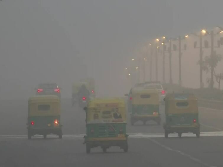 Delhi Fog, Dense Fog, Delhi Airport, Alert Cautioning Passengers About Low Visibility Procedures Delhiites Wake Up To Hazy Morning As Dense Fog Covers National Capital