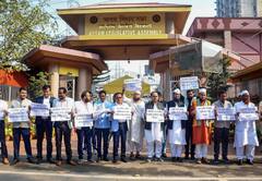 अतिक्रमण से जमीन खाली कराए जाने को लेकर चर्चा न होने पर विपक्ष ने किया सदन से वॉकआउट