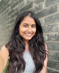 మేకప్ లేకుండా ఈ అమ్మాయిని గుర్తుపట్టారా ?