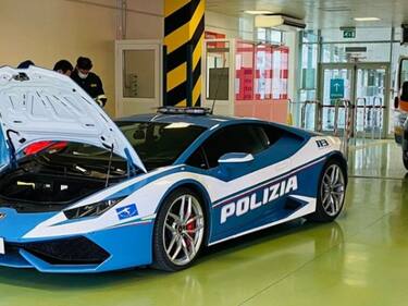 Italy Police Car: इटली पुलिस ने 400 किमी दूर 