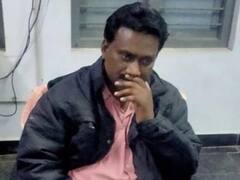 Principal Suspended: பெண் ஊழியருடன் பள்ளி அறையில் தலைமையாசிரியர்.. வீடியோ வைரலானதால் இடைநீக்கம்..!