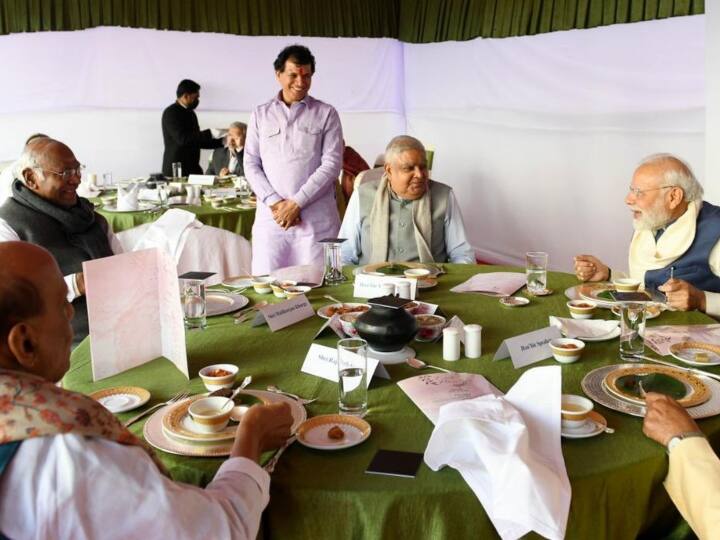 Fat Grain Year: केंद्रीय कृषि मंत्री नरेंद्र सिंह ने मंगलवार को सभी सांसदों के लिए दोपहर के भोजन की मेजबानी की, जिसके केंद्र में मोटे अनाज से बने व्यंजन हैं.