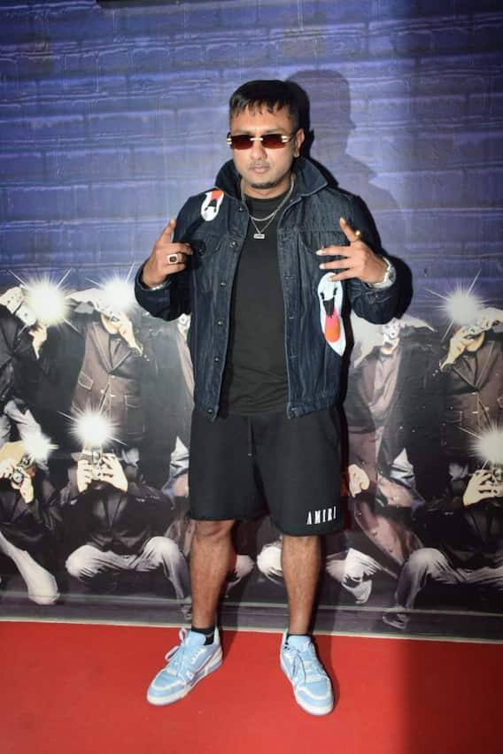 યુલિયા વંતુર હની સિંહ સાથેના તેના લેટેસ્ટ ગીતના પ્રમોશન માટે જોરદાર પોઝ આપે છે.