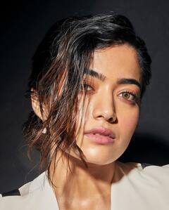 Rashmika Mandanna: வெள்ளை உடையில் அசத்தும் ‘வாரிசு’ நடிகை ராஷ்மிகா மந்தனா!