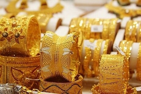 Fake Gold Hallmark: সোনার গয়না কিনতে গিয়ে প্রায়শই এই প্রশ্ন উঁকি দেয় সবার মনে। প্রথমবার সোনা কিনতে গেলে কীভাবে বুঝবেন গয়নার আসল-নকল ? আপনি চাইলে কম সময়ের মধ্য়ে গয়নার হলমার্কিং খুঁজে পেতে পারেন।