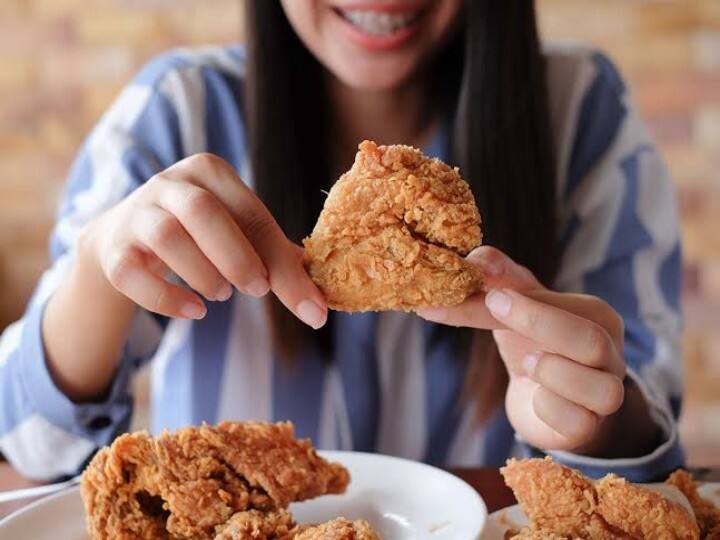 Health Tips Do antibiotics not affect those who eat chicken know Health Tips: चिकन खाते हैं तो हो जाएं सावधान.. बीमार पड़ेंगे तो काम नहीं आएंगी एंटीबायोटिक दवाएं !
