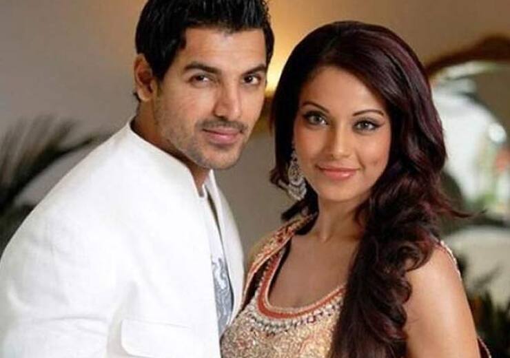 a tweet became the reason for john abraham bipasha basu breakup  बिपाशा बसु को धोखा दे रहे थे जॉन अब्राहम! इस एक ट्वीट ने खत्म कर दिया था 9 साल पुराना रिश्ता