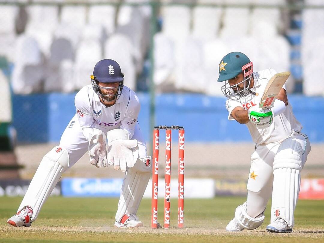 PAK vs ENG 3rd Test Babar Azam Completes 1000 Test Runs In 2022 To Break Inzamam-ul-Haq’s 17-year-old Record In Karachi Test PAK vs ENG 3rd Test: बाबर आझमचा खास पराक्रम, इंझमाम-उल-हकचा 17 वर्षांचा विक्रम मोडला!