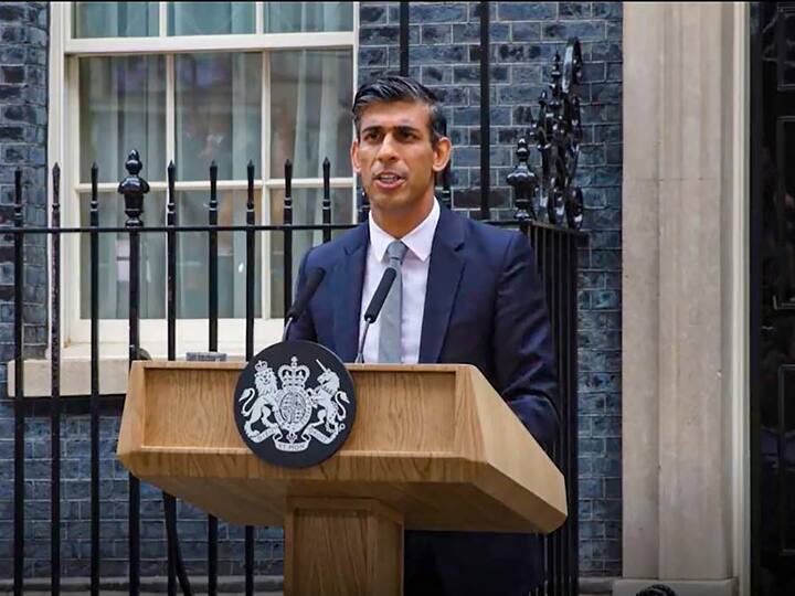 British PM Rishi Sunak Slammed By Opposition For Asking Homeless Man If He Worked In Business British PM Rishi Sunak Slammed By Opposition For Asking Homeless Man If He 'Worked In Business'