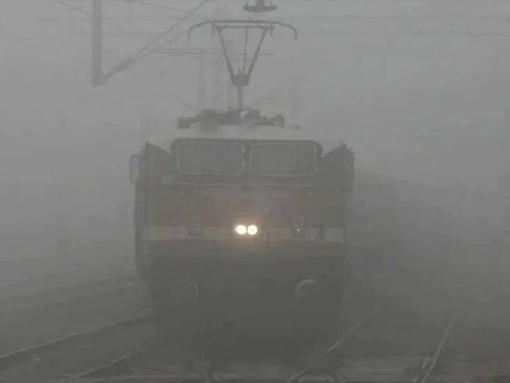 गाड़ी के कारण ट्रेन और फ्लाइट के संचालन में परेशानी हो रही है!  बड़ी संख्या में ट्रेन कैंसिल