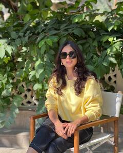 Mrunal Thakur : சீதா ராமம் நாயகி மிருணாள் தாக்கூரின் ரீசெண்ட் க்ளிக்ஸ்..!