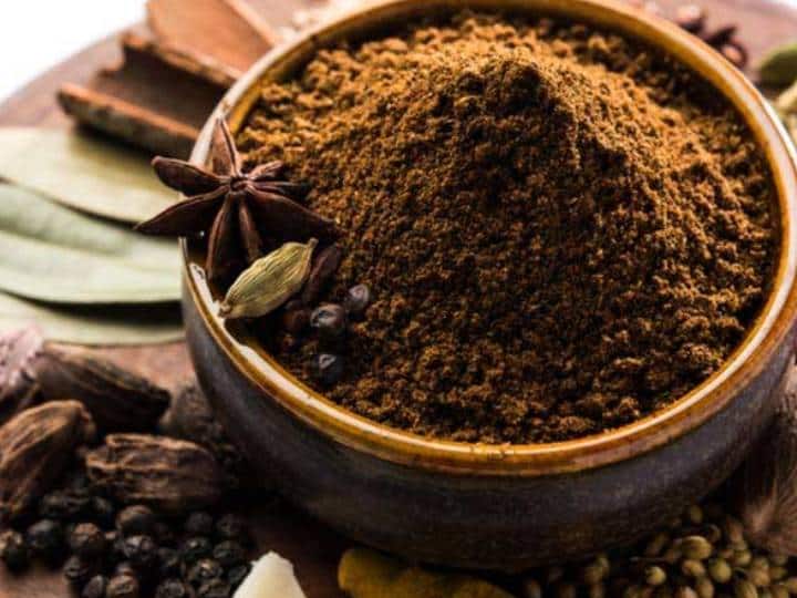 गरम मसाला अधिक डल जाता है तो सब्जी का स्वाद खराब हो जाता है. पूरी सब्जी कड़वी लगने लगती है. इसलिए जब भी आपकी सब्जी में गरम मसाला ज्यादा पड़ जाए तो आप ये काम करें.