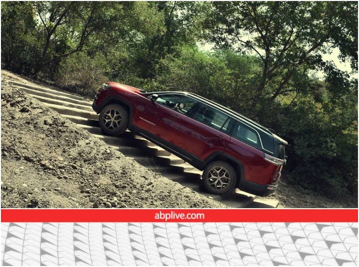 ABP Live Auto Awards 2022 Off roader of the year Jeep Meridian ABP Live Auto Awards 2022: जीप मेरिडियन बनी साल की बेस्ट ऑफ रोडर कार