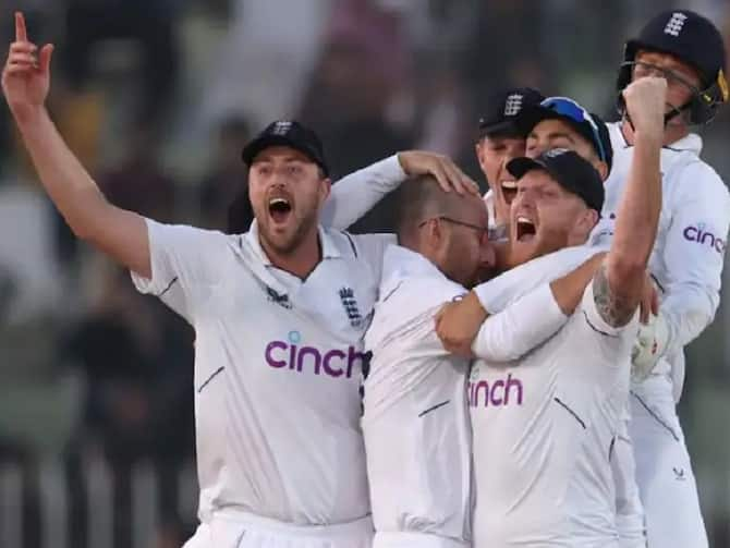 England Clean Sweeps Pakistan By Winning Karachi Test With 8 Wickets ENG Vs PAK | ENG Vs PAK 3rd Test: पाकिस्तान का उसी की सरजमीं पर हुआ क्लीन स्वीप, इंग्लैंड ने 3-0