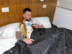 In Pics : विश्वचषक विजयाच्या स्वप्नपूर्तीनंतर ट्रॉफी कुशीत घेऊन झोपला मेस्सी, इन्स्टावर शेअर केले खास फोटो