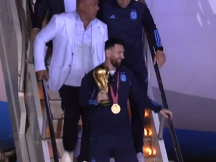 Lionel Messi, selección argentina de fútbol, ​​llega a Buenos Aires tras conquistar el histórico Mundial 2022