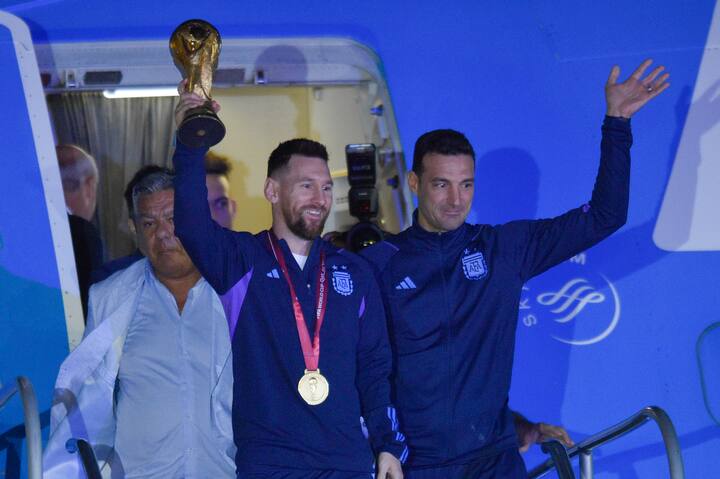 Remarkable Scenes In Buenos Aires As Argentina Team Celebrates WC Win With Ecstatic Fans.