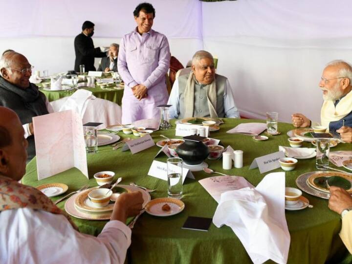 Mallikarjun Kharge Lunch With Narendra Modi after Dog Remark Row International Millet Year 2023 PHOTOS: 'कुत्ते' वाले बयान पर विवाद के बीच एक टेबल पर लंच करते नजर आए पीएम मोदी और मल्लिकार्जुन खरगे